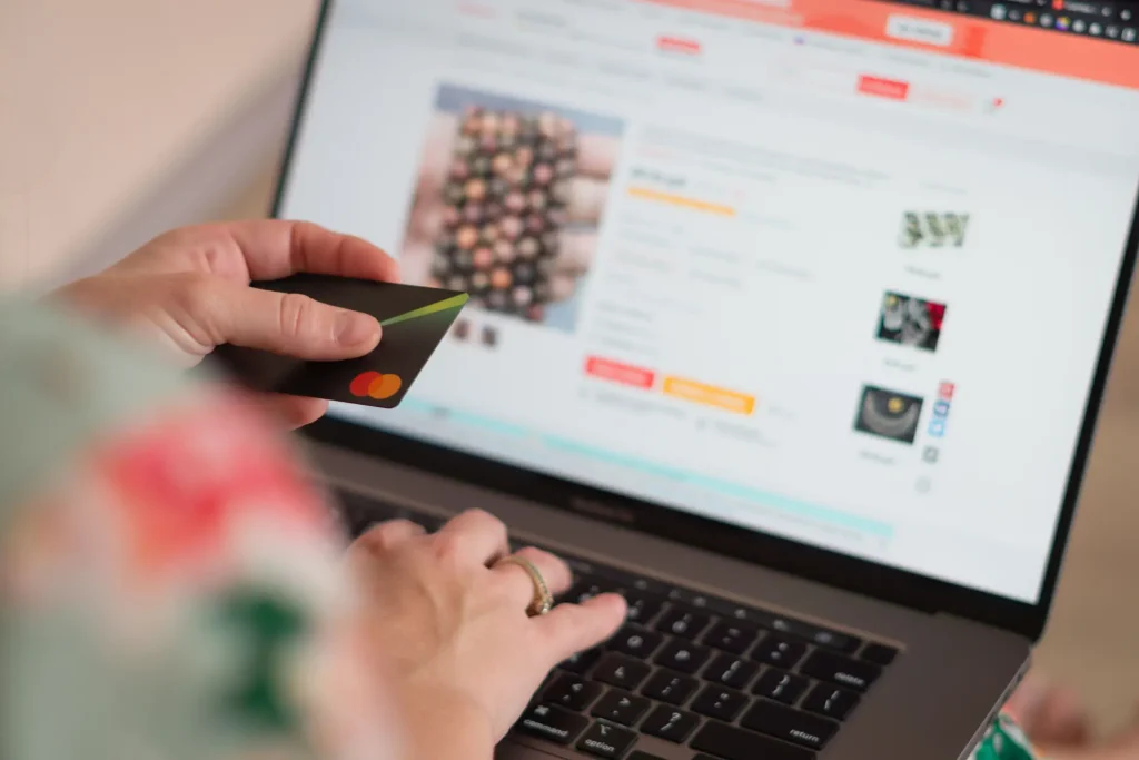 How Home Inventors Stay Ahead: Selling Through Online Marketplaces 3 Online marketplace